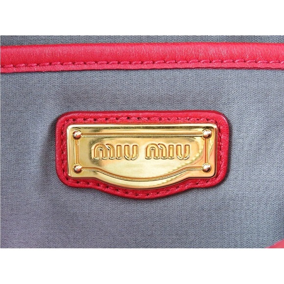 Miu Miu Red and Cream Clutch - Picture 15 of 16